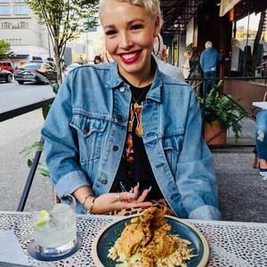 Meet your Posher, Shenise